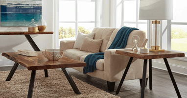 "Reese" Möbel aus Akazienholz von Modus Furniture.