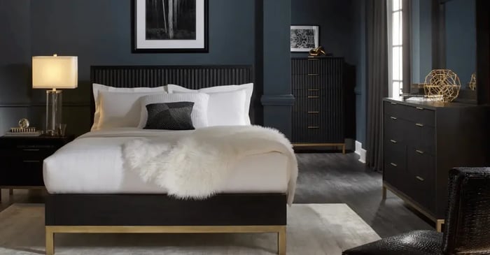 "Kentfield" Kollektion aus Mahagoniholz von Modus Furniture.